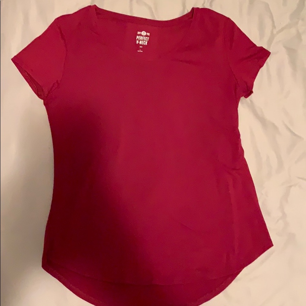 Maroon/Red v-Neck Shirt
